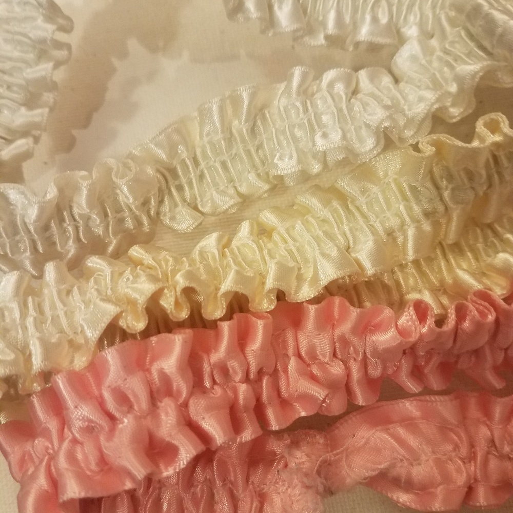 Three leg garters